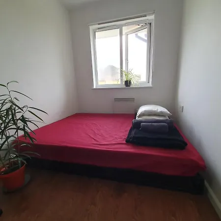 Luxurious And Modern - 2 Bedroom Apartment - London En3 6Fg